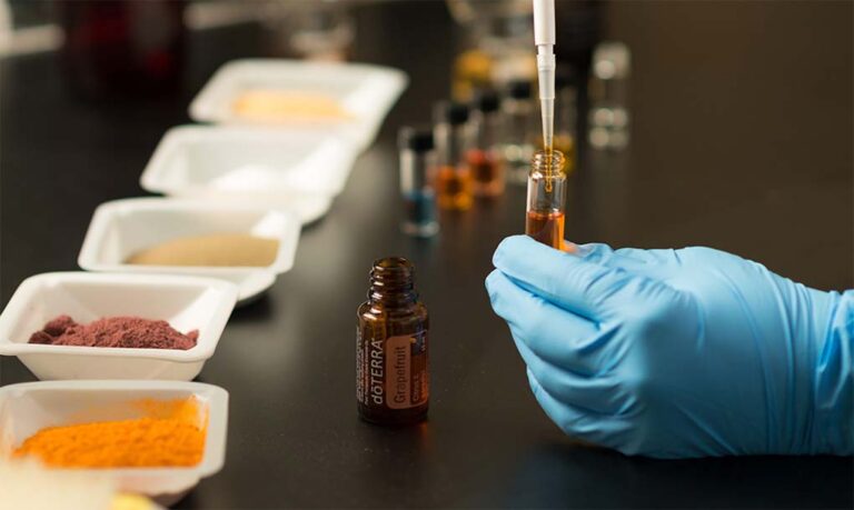 Tiszta, esszenciális illóolaj