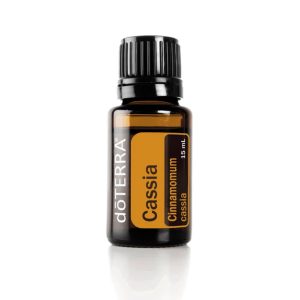 A doTERRA Cassia illóolaj egy igazi „hangulatfokozó” olaj: meleg, fűszeres illata mellett támogatja az emésztést, a közérzetet és a téli időszak komfortját.