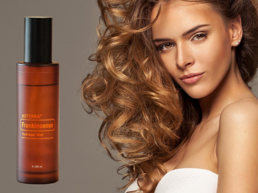 A doTERRA Tömjén hidroszol permet támogathatja a bőr hidratálását, frissességét és ápolását a mindennapi bőrápolási rutin részeként.